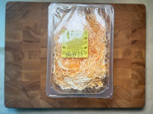 Фрайчизы со вкусом сметана и лук (100 гр.): Сыр Чечил паутинка (икра красная)  500 гр.