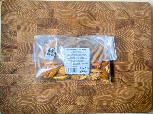 Сыр 150 гр ГОРНЫЙ СЫРОВАР (Ассорти копчёный с укропом и чесноком) в Дубне